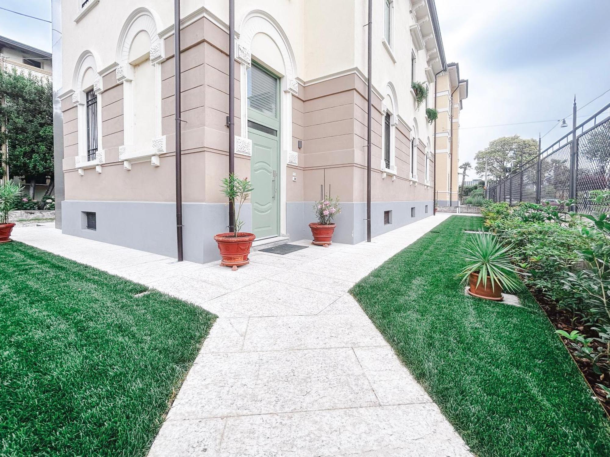 Via Poma Rooms Verona Bagian luar foto