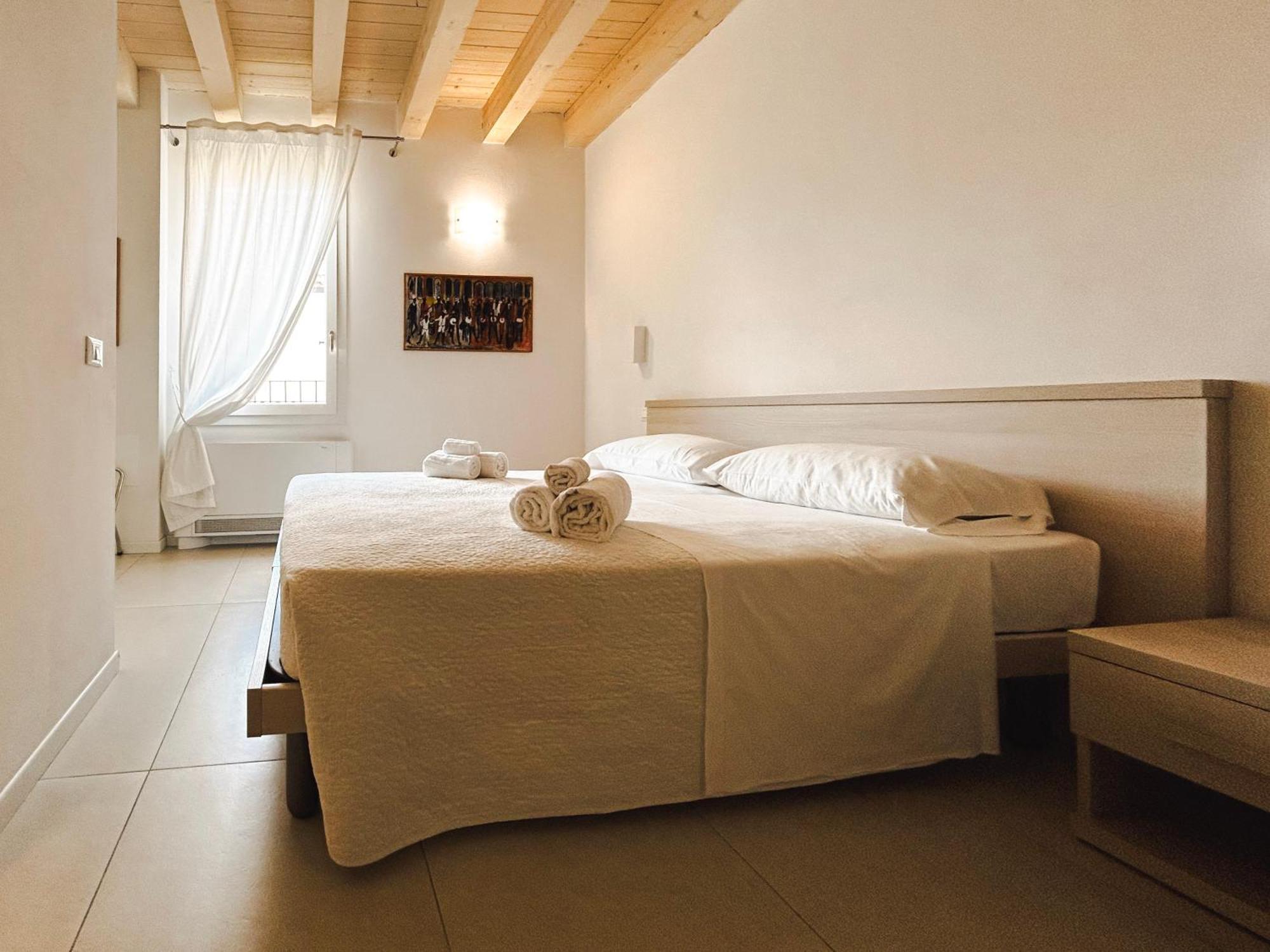 Via Poma Rooms Verona Bagian luar foto