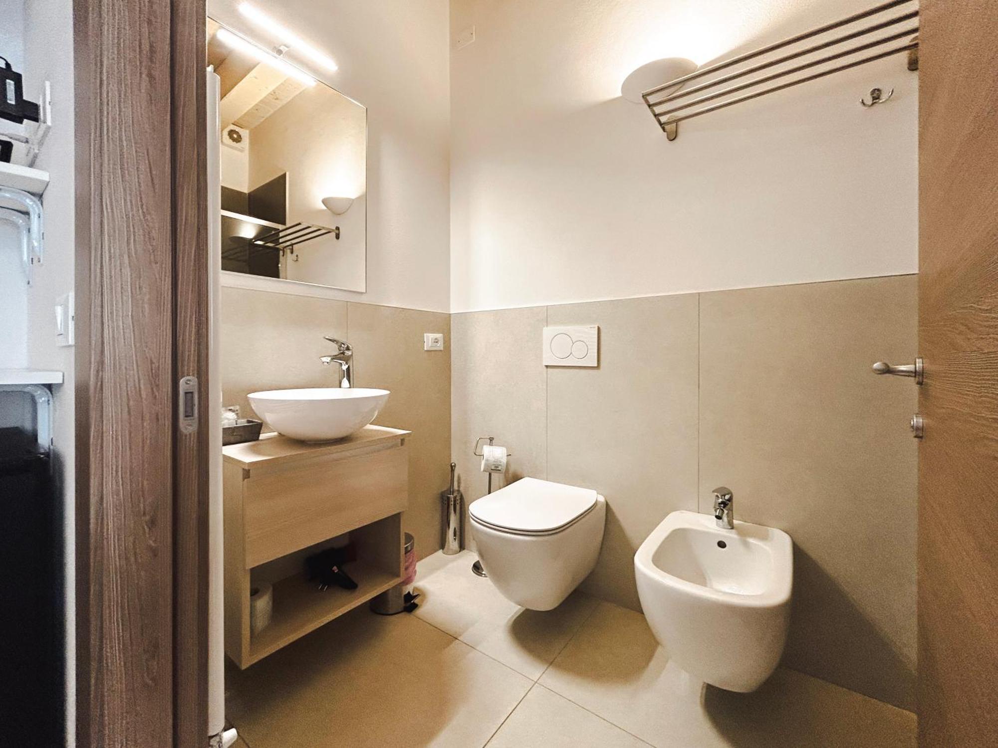 Via Poma Rooms Verona Bagian luar foto